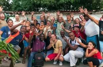 GHNordelo5's tweet photo. Once años, y aún se sienten en lo más profundo las emociones de aquel día. ¡Gracias Fidel y Raúl! ¡Gracias Cuba! ¡Gracias a nuestros hermanos del mundo! A todos los que hicieron y pidieron por los cinco: ¡Muchas gracias! #Cuba #CDRCuba #FidelPorSiempre #LosCinco https://t.co/yCt2ouPLbo
