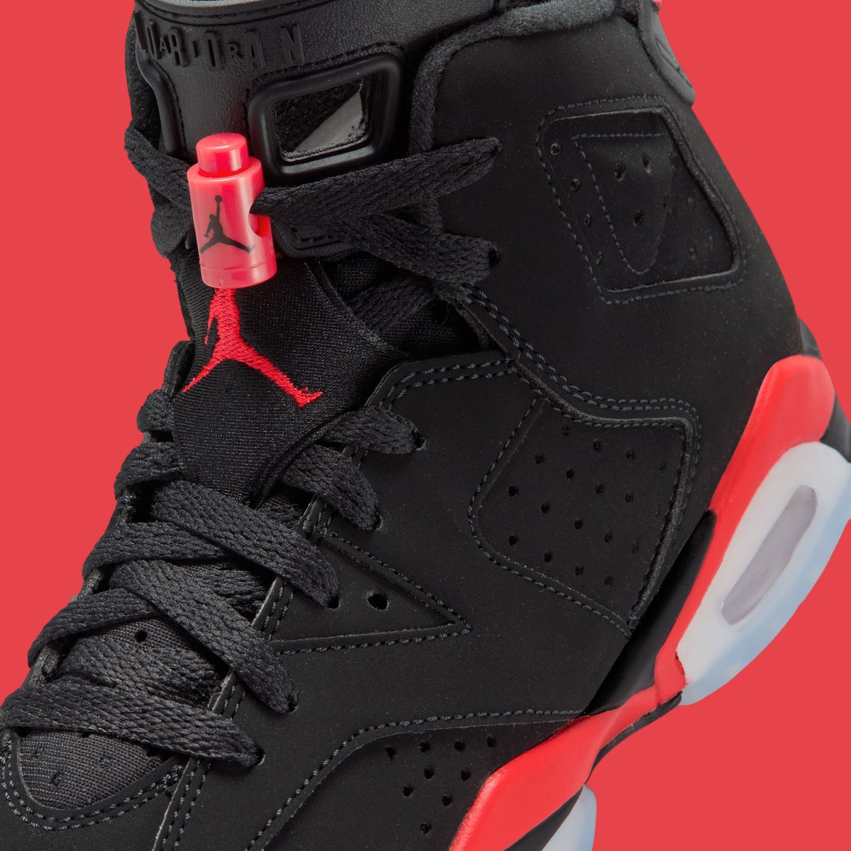 Nice Kicks tweet media