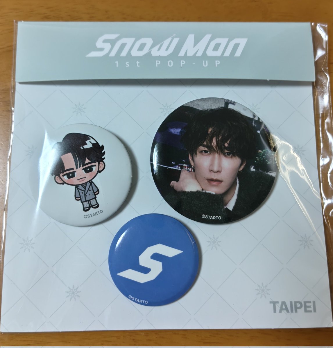 私が飛ぶ前日に販売中止となってしまった缶バッチ。後日追加販売となり