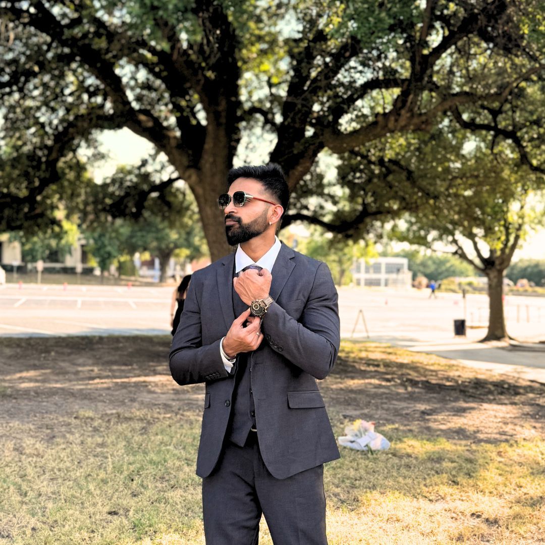 ETAMUCOB's tweet photo. Talk about a data-driven success story! Meet Venkatesh Mukeri, an #ETAMU #BusinessAnalytics graduate who turned thousands of applications into one incredible opportunity at #EXL as a #DataEngineer. Read how he engineered his own success at https://t.co/30AhtK4JSO. https://t.co/EW1LKZxQKE