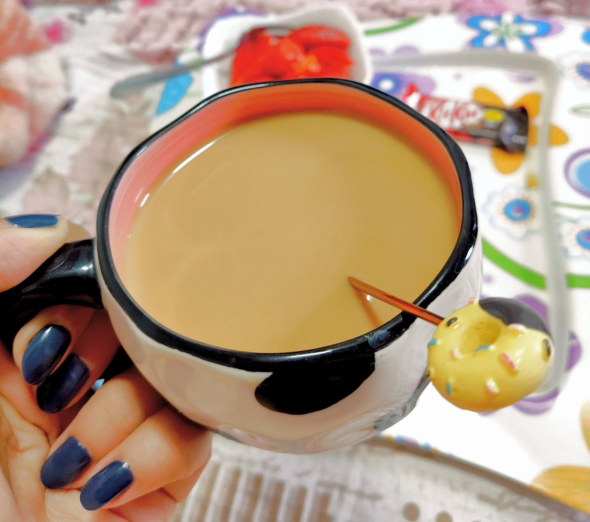 HM24895's tweet image. بحتفل بالكورونا