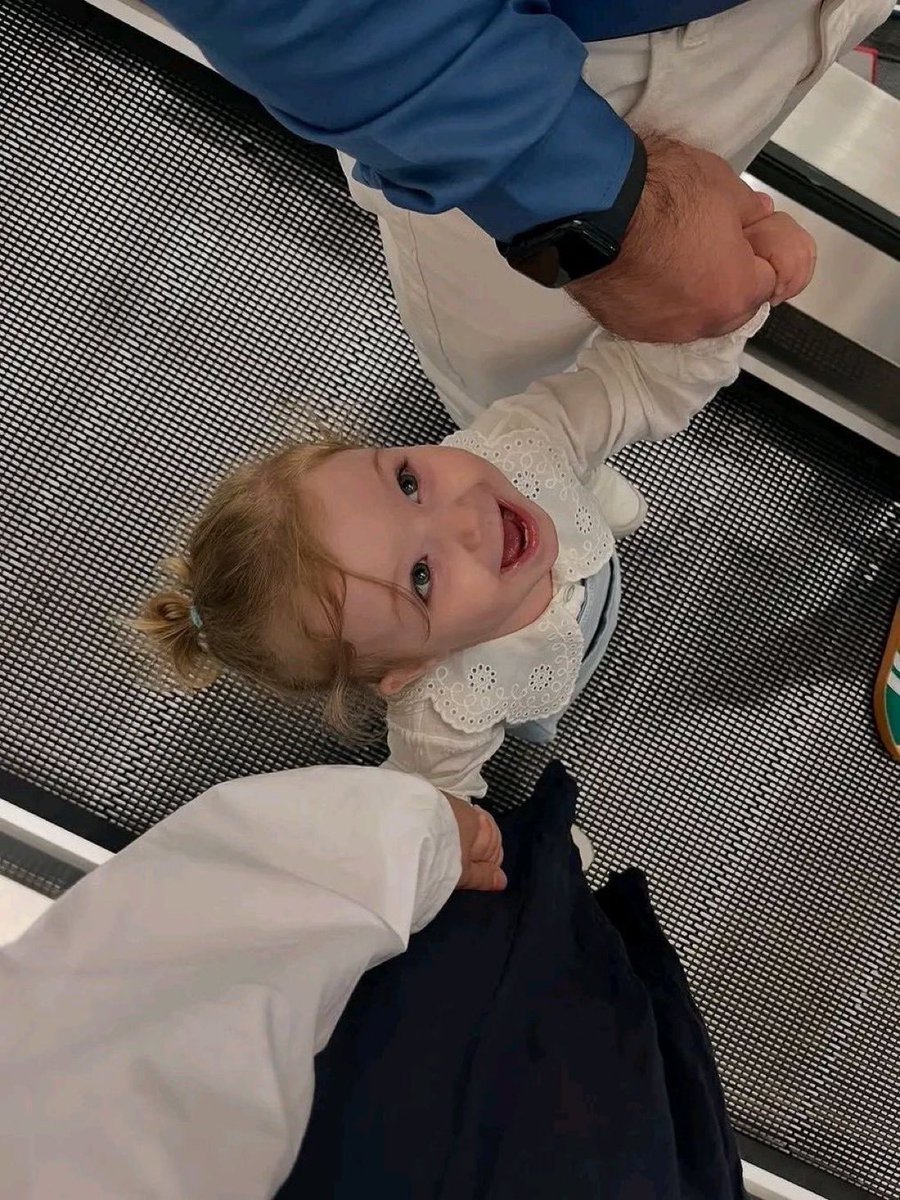 🪽 (@babysmelll) on Twitter photo 