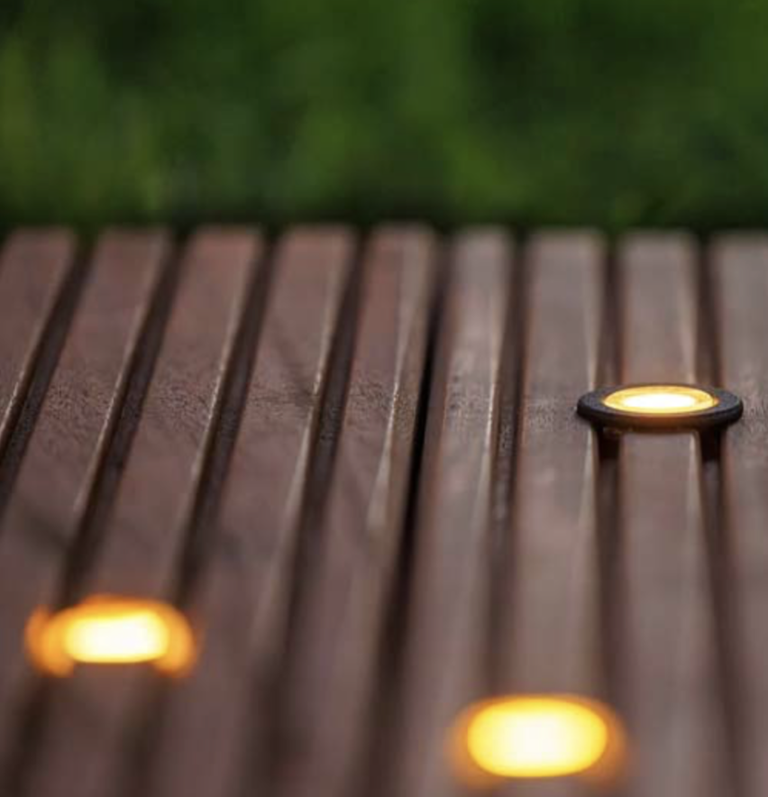 LightProTrade's tweet image. Our sleek upright lights are the ideal choice for defining walkways and adding a gorgeous, subtle glow to your decking. They seamlessly blend style and safety into your outdoor space.

#UprightLights #DeckLighting #PathLighting #OutdoorAmbiance #GardenDesign #Lightpro