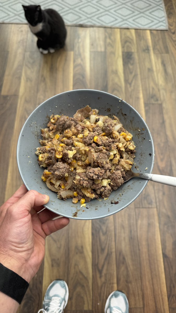 RobLipsett's tweet photo. Gains are made with slop bowls 🥣 https://t.co/d6AB6WGd18