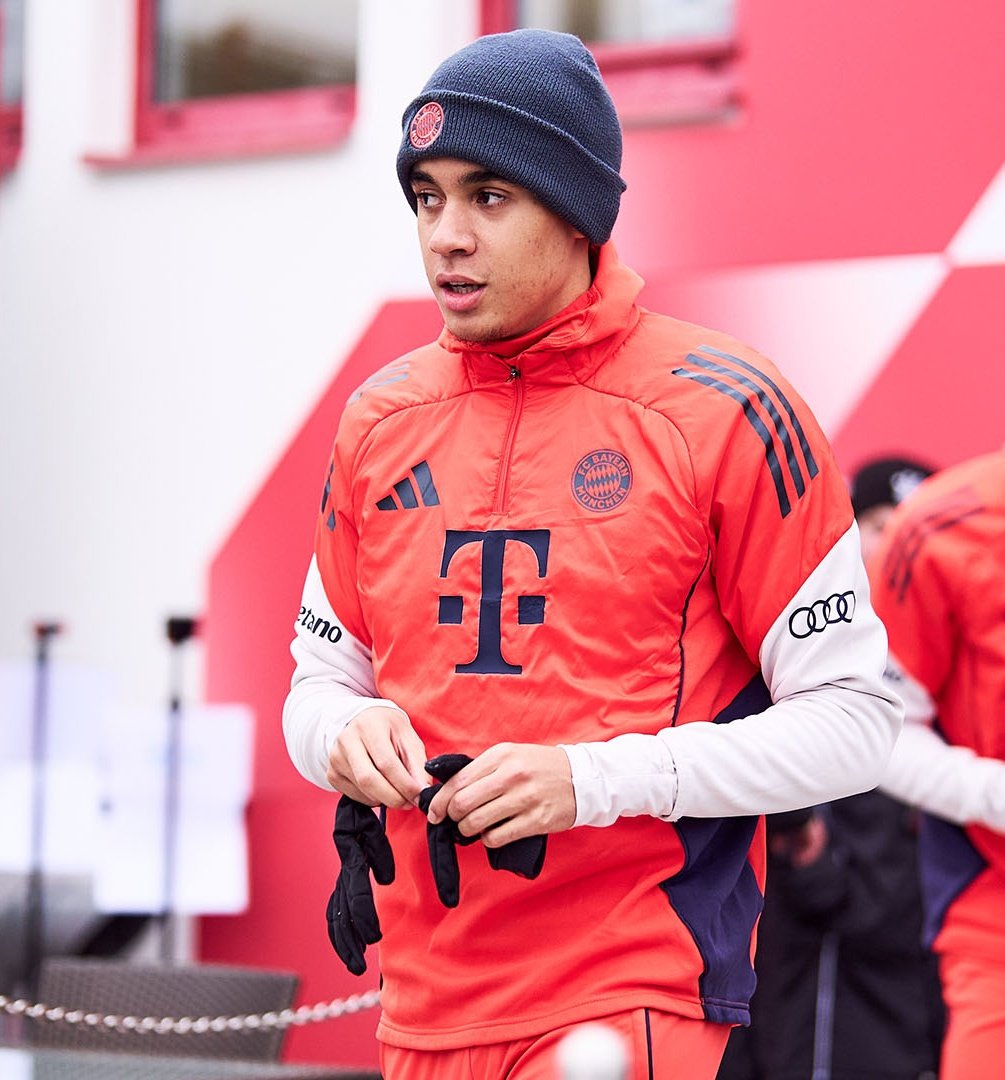 adejmxd's tweet photo. Bellingham and Wirtz are so lucky the two injuries that kept Musiala from playing for almost a whole year made them look good everyone already forgot how much better and talented Bambi is I cant wait to see my goat play again 🥹 https://t.co/3kBikBj38o
