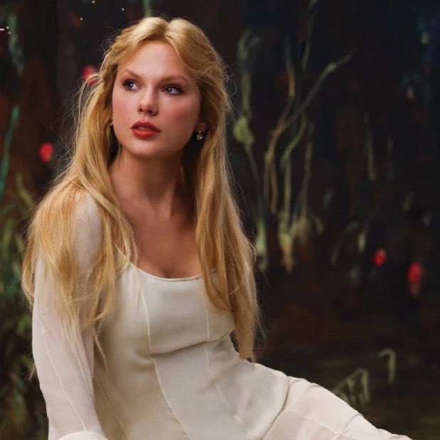 PopBase's tweet image. ‘The Fate of Ophelia’ by Taylor Swift remains at #1 on the Global Spotify chart with 6.58 million streams.

It has now spent 69 days at #1.