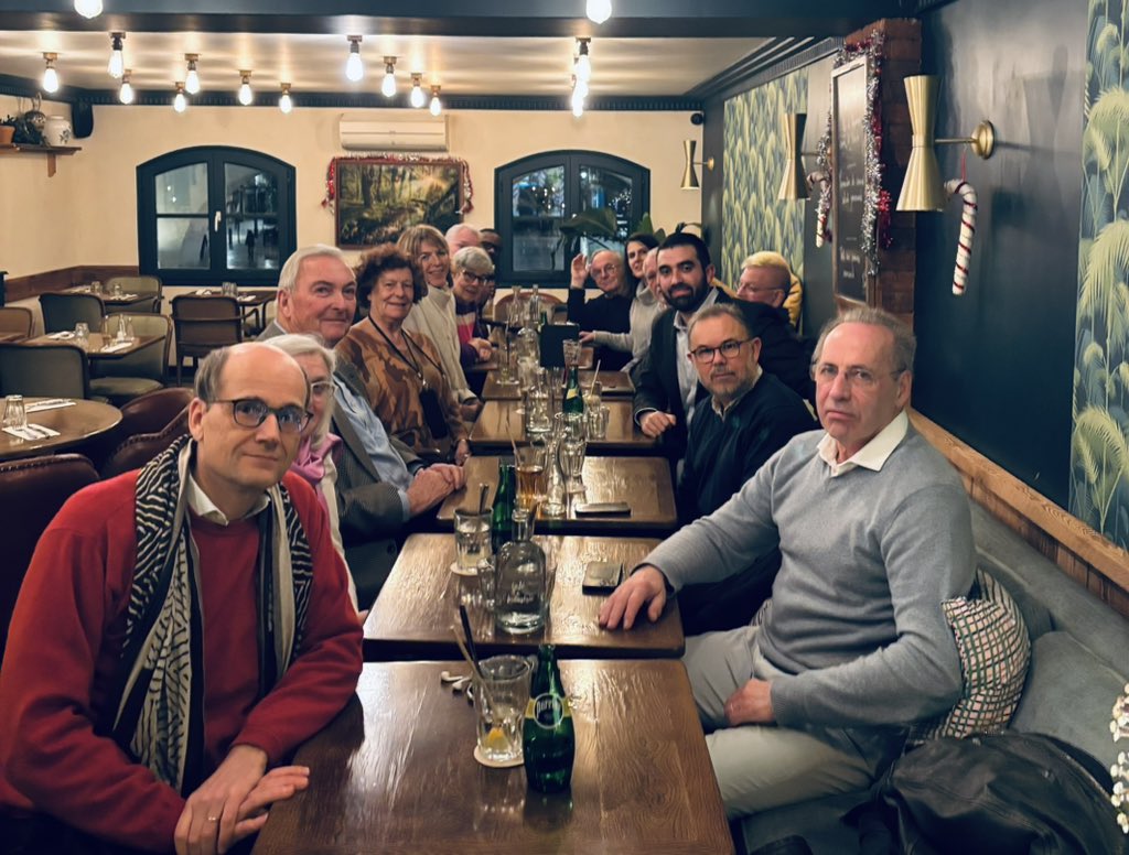 Verre convivial avec le comité de #SaintGermaineenLaye ! 

Un moment d’échanges riches et constructifs autour de la situation politique actuelle et des prochaines échéances. #Horizons