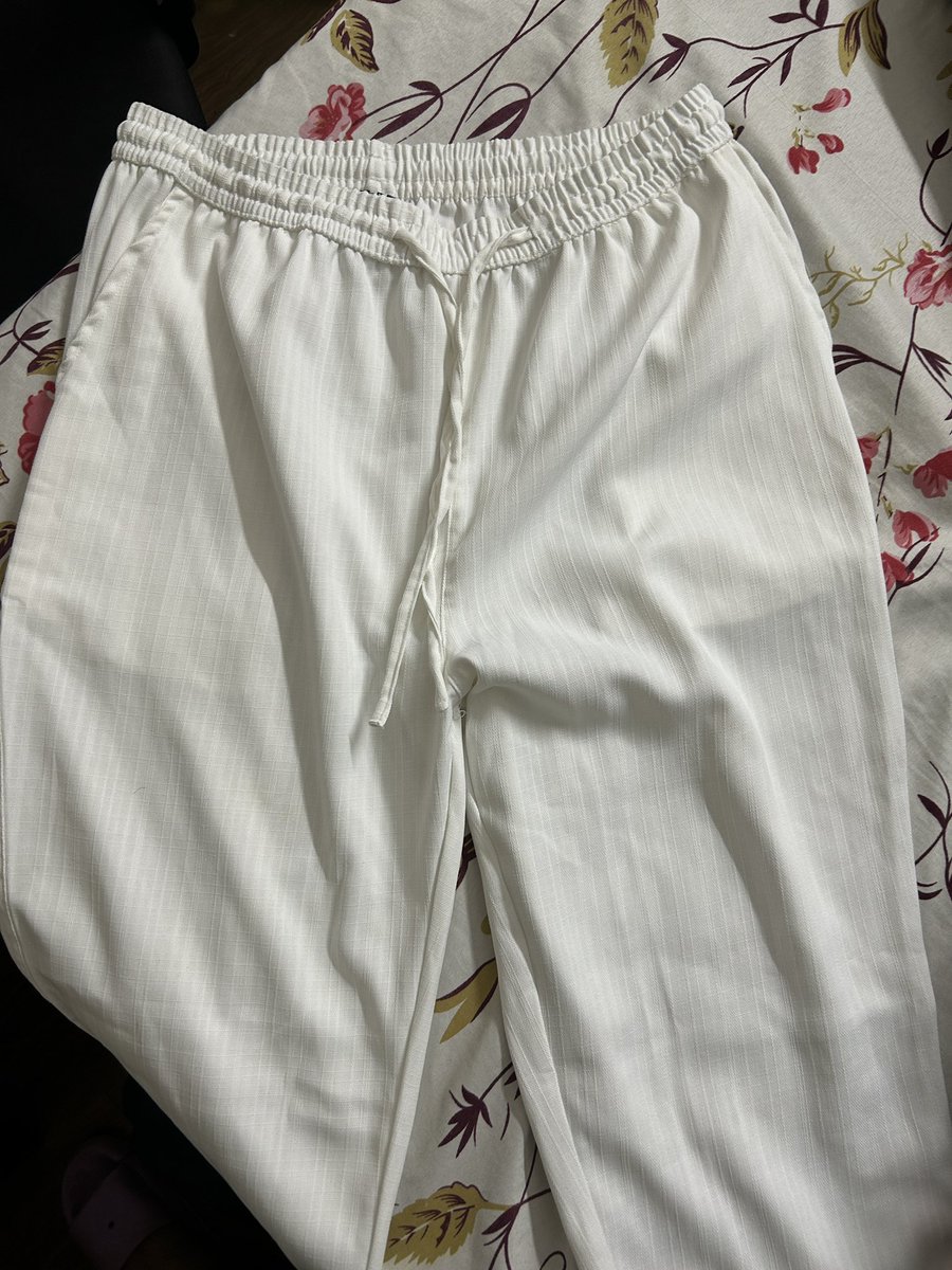 clickbhargav's tweet photo. when i have the original product with me ,how can you complete the exchange ? and your customer  are is saying they cant help as i didnt raise issue in 5 https://t.co/4ADWCXTQMu i didnt receive the order,i didnt raise any issue.this is cheating https://t.co/FnhWGZQc9B