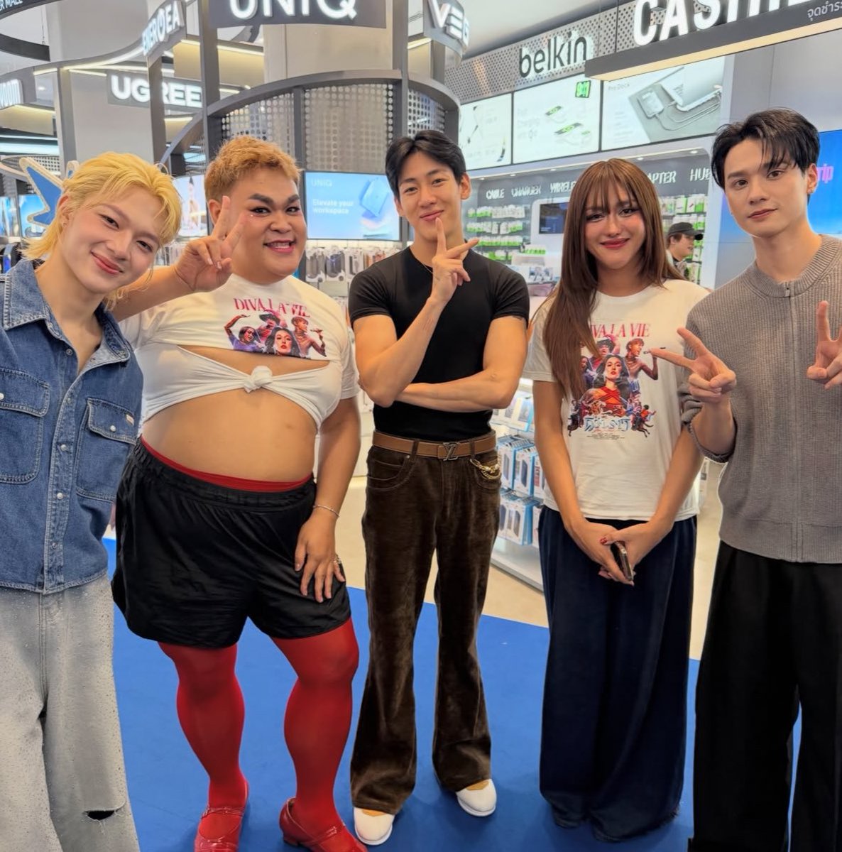 mootyBB's tweet image. เจอกันได้ไงเนี่ยยยย🤣

#BamBam #뱀뱀 @BamBam1A