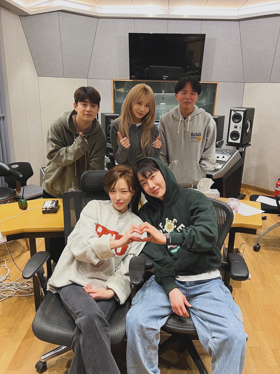 ninbxxk's tweet photo. 조권 인스타에 가인이!!! #손가인 #가인 
사진폭탄너무감사해서눈물남

https://t.co/3oeLODm0zL https://t.co/5Pc54e5vHi