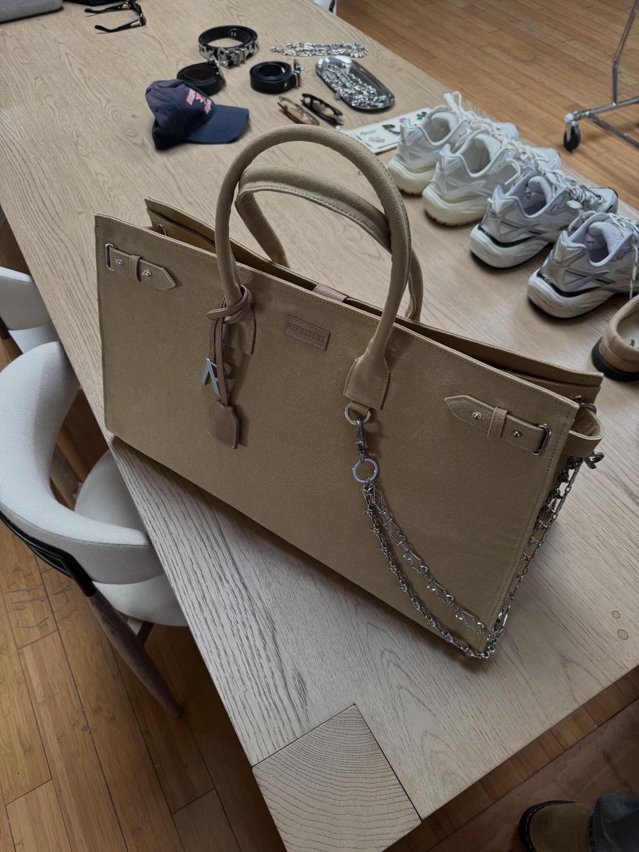 geoheaton's tweet image. early mornings, early nights