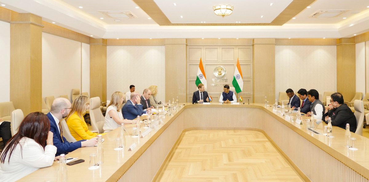 Devendra Fadnavis tweet media