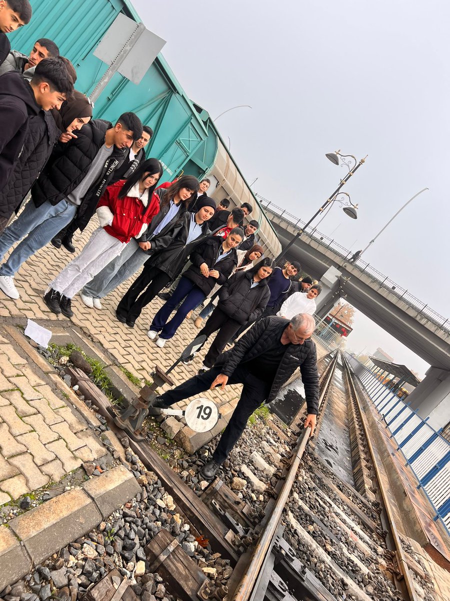 Türkiye Cumhuriyeti Devlet Demiryolları (TCDD) birimlerine teknik gezi gerçekleştirdik.
<a href="/sadoglu_salih/">Salih Sadoğlu</a> <a href="/Diyarbakirmem/">Diyarbakır İl Millî Eğitim Müdürlüğü</a> <a href="/Kayahansubasi/">Kayahan Subaşı</a> <a href="/kayapinarmem/">Kayapınar İlçe Millî Eğitim Müdürlüğü</a> <a href="/TheKaymakam/">Ömer BİLGİN</a>