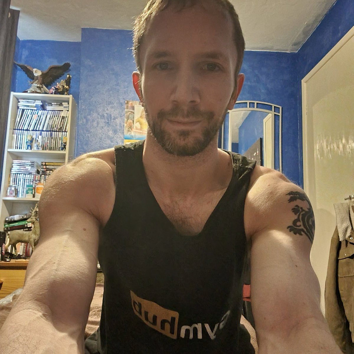 Seanamental's tweet image. Workout Wednesday if that's think.
Either way. I had a great full body workout at home left with a crazy arm pump 💪 hope everyone's having a good week.
#newprofilepicture