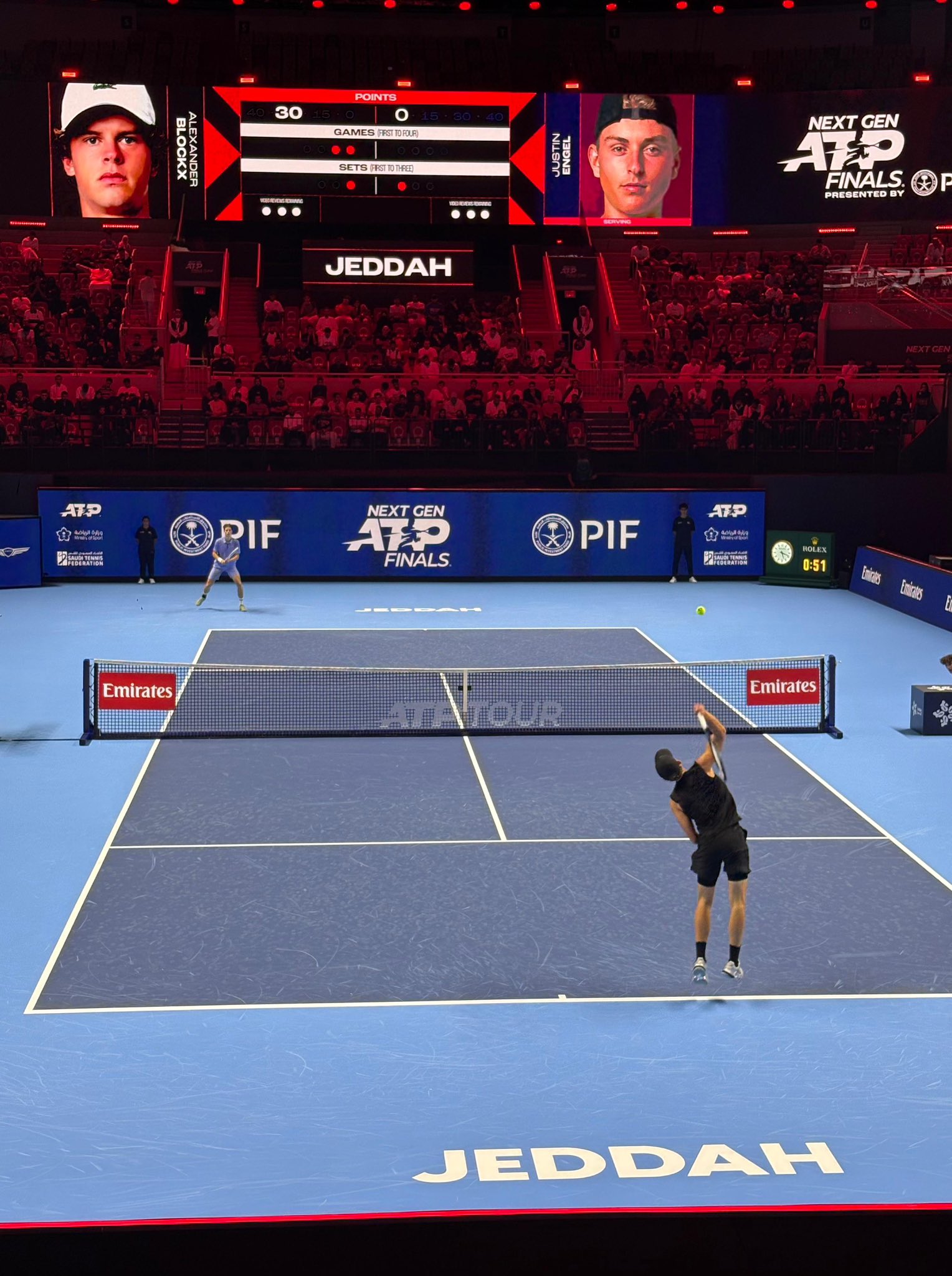 يتعادل المصنف الثاني البلجيكي ألكسندر بلوك مع خصمه المصنف الثامن الألماني جستن اينقل بشوط لكلٍ منهما حتى اللحظة #نهائيات_الجيل_القادم 