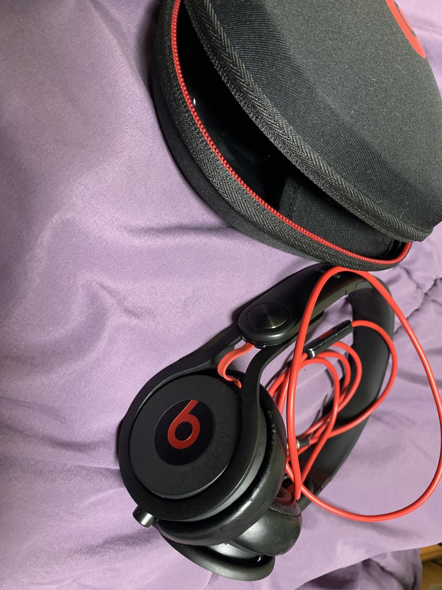 beats mixr レッド ヘッドホン + ケース beats mixr レッド ヘッドホン + ケース beats mixr レッド ヘッドホン