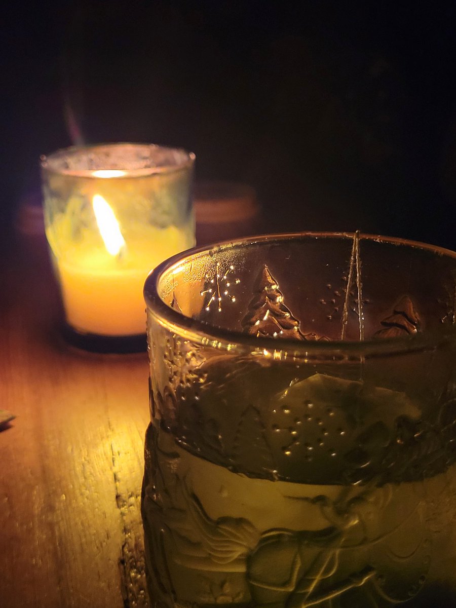 carmenpeone's tweet image. no power, no snag 
we've got candles and hot tea
we've got each other

What a crazy windstorm going on outside!!
Might get a day with grands if no school. Yay!! 

#haiku #weather #DivineProtection