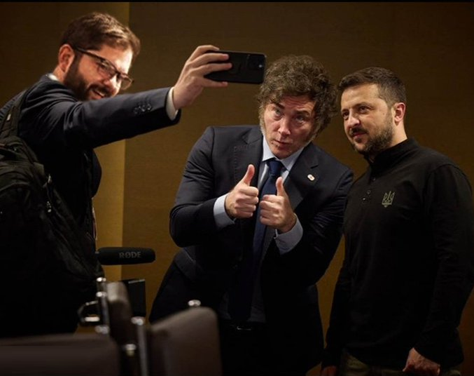 DoloresdelVal16's tweet image. EE.UU infiltro topo sin fallar el intento. x.com/i/status/20006… @CNNChile @El_Intermedio @El_Chamuco @ernestosamperp @GabrielaEsPais @SMoncada_VEN @DiarioLaUy @epigmenioibarra @E1Nacionalista @lanacionweb @EFEnoticias #EstamosAlAire #mariajosépizarro #OnceNoticias #Occidente