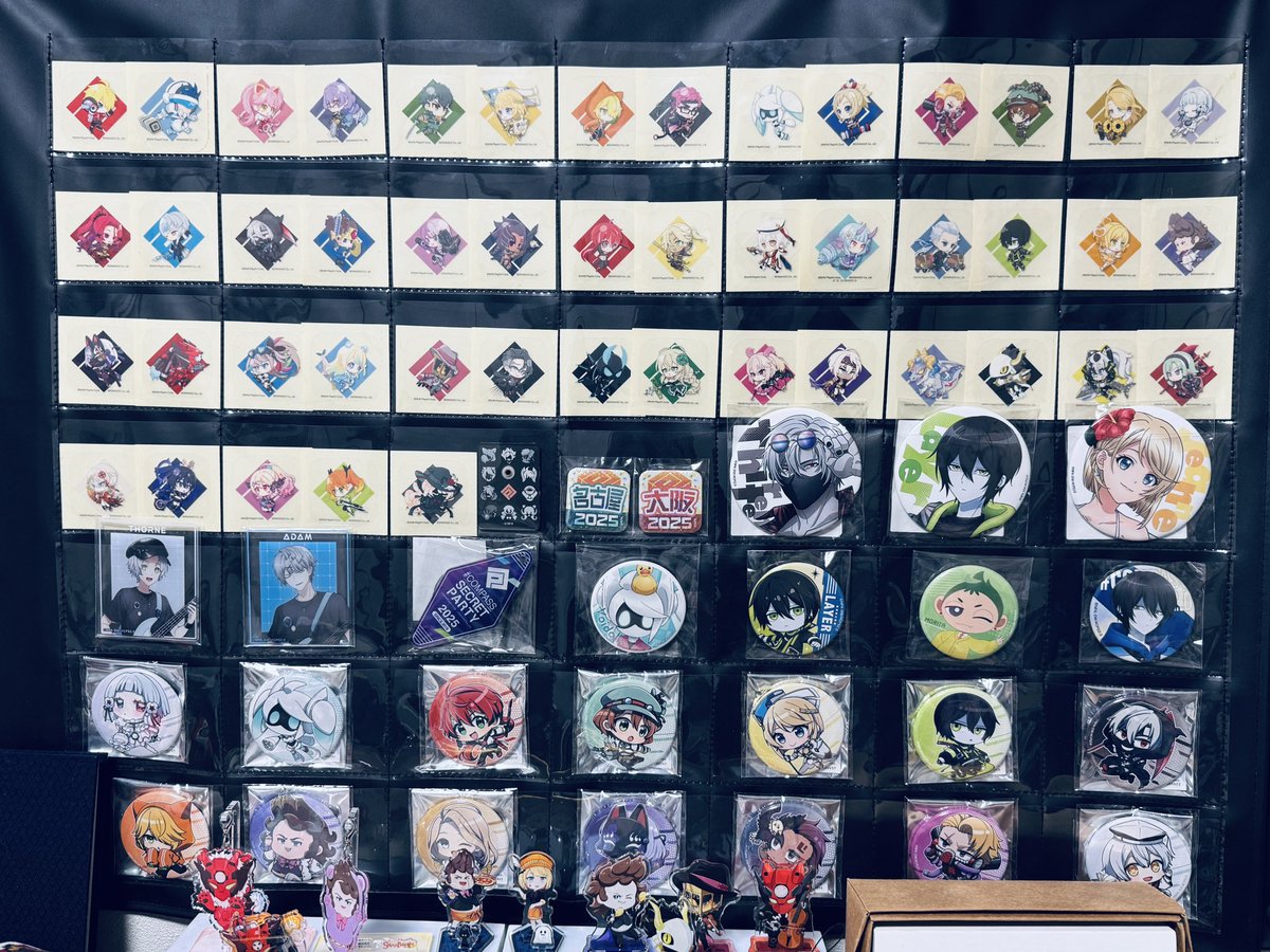 コンパス デルミン まとめ売り 缶バッジ、コースター、タペストリー イベント会場で缶バッジ集めて痛バ組んだり、コンパスカフェ4周年の