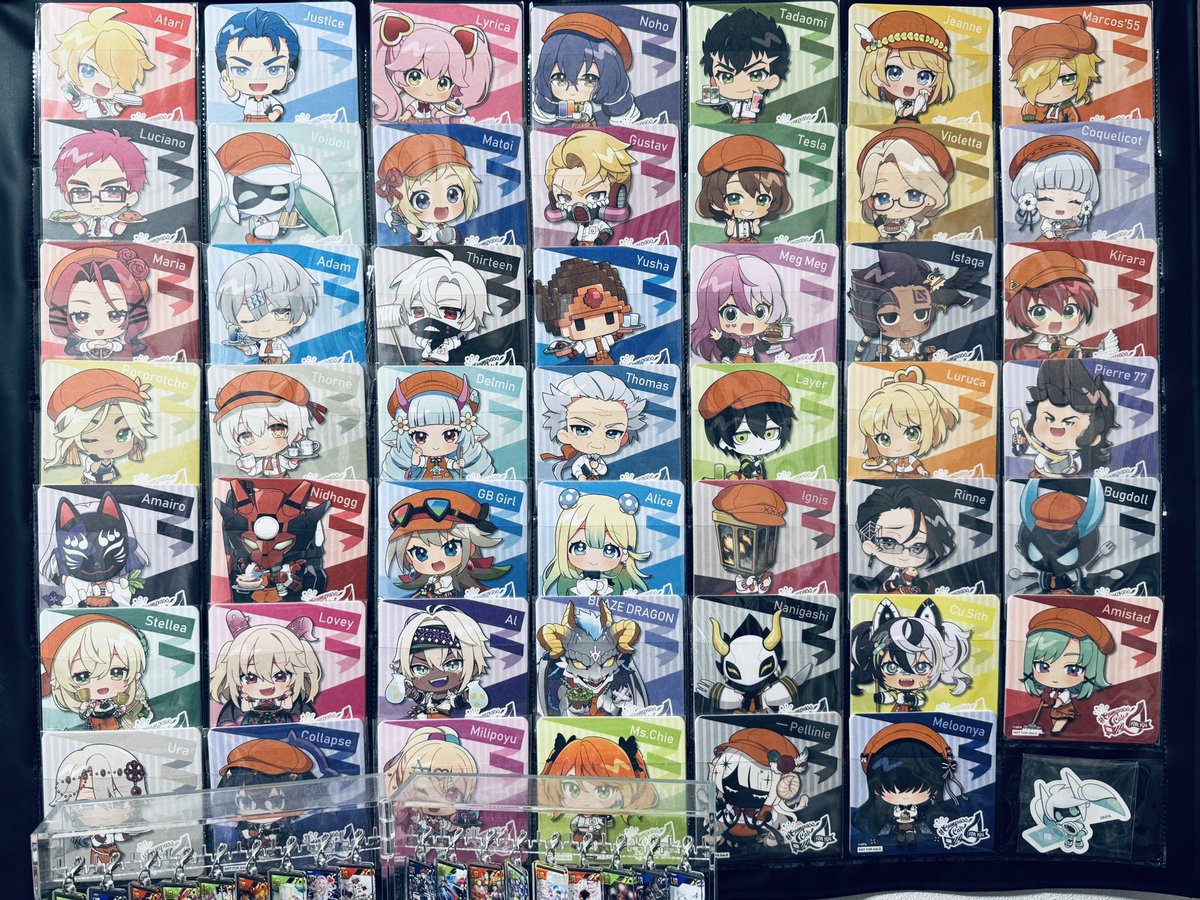 イベント会場で缶バッジ集めて痛バ組んだり、コンパスカフェ4周年の