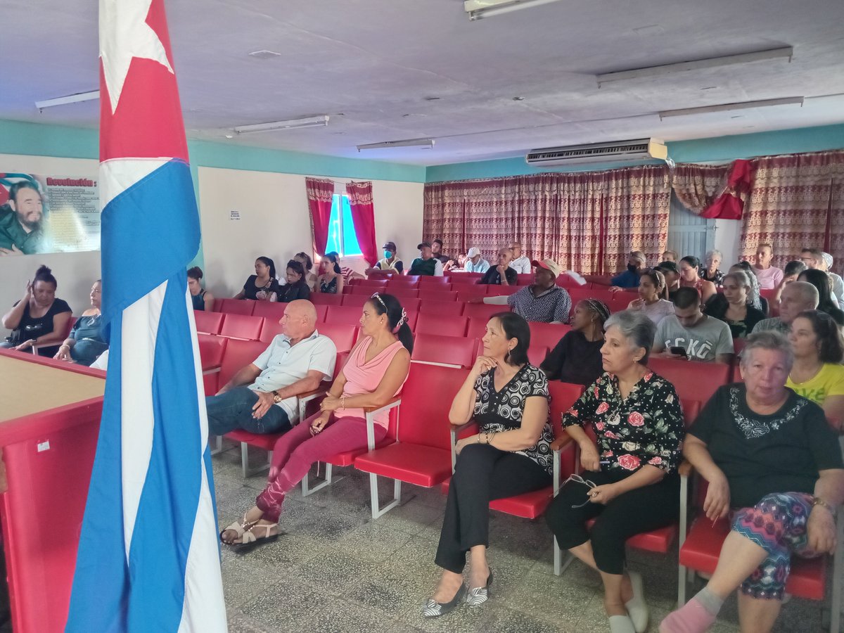 Se desarrolla en la mañana de hoy preparación a los trabajadores de la #EMPAHolguin sobre Bancarización y la firma digital dando cumplimiento al objetivo 10 del Programa de Gobierno