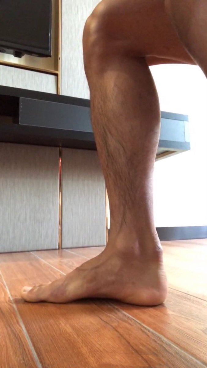 CDfeetgym's tweet photo. 想知���无底线无脑男同有多傻逼，傻逼都给你爹展示展示，最无脑的有奖 https://t.co/eB37LU9rzV