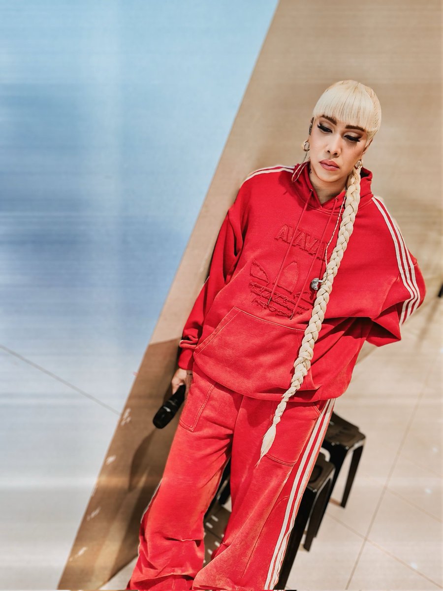 roxasydney's tweet image. 📸📸📸

Meme before the Call Me Mother mall show at Ayala Malls Feliz starts 

#ViceGanda #CallMeMother #MMFF2025 #TeamVice 

photographed by yours truly 🫶