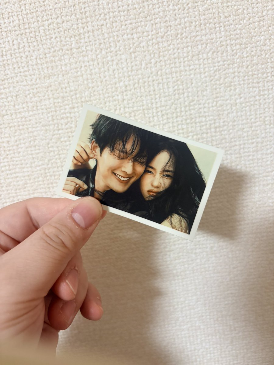 この2人の写真好きすぎて印刷してしまった🤣
日々仕事で疲れる中癒されております✨
#ダイナマイトキス