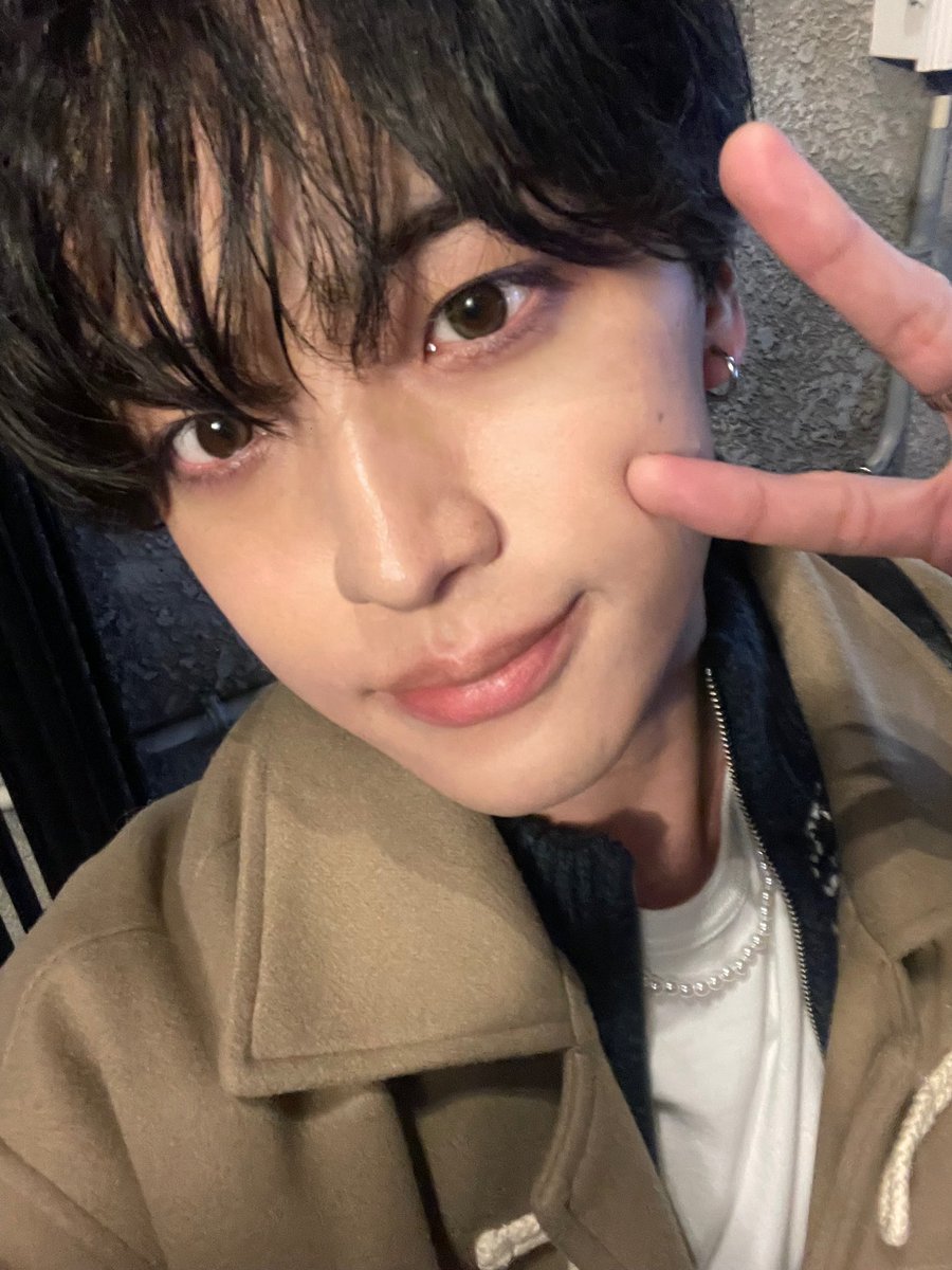 takuma_isawa's tweet photo. 【チケット】『ISAWA TAKUMA talk&amp;live《HOME》-THE FINAL-』
抽選チケット申込始まりました！
https://t.co/XzkVZU9ps9

🎫申込受付期間
12月17日（水）20:00～12月21日（日）23:59

当落発表予定：12月22日（月）18：00
入金期限：～12月26日（金）

最高の思い出作りにぜひ来てね〜！🎸

#HOMEFINAL https://t.co/GvsMvxziFT