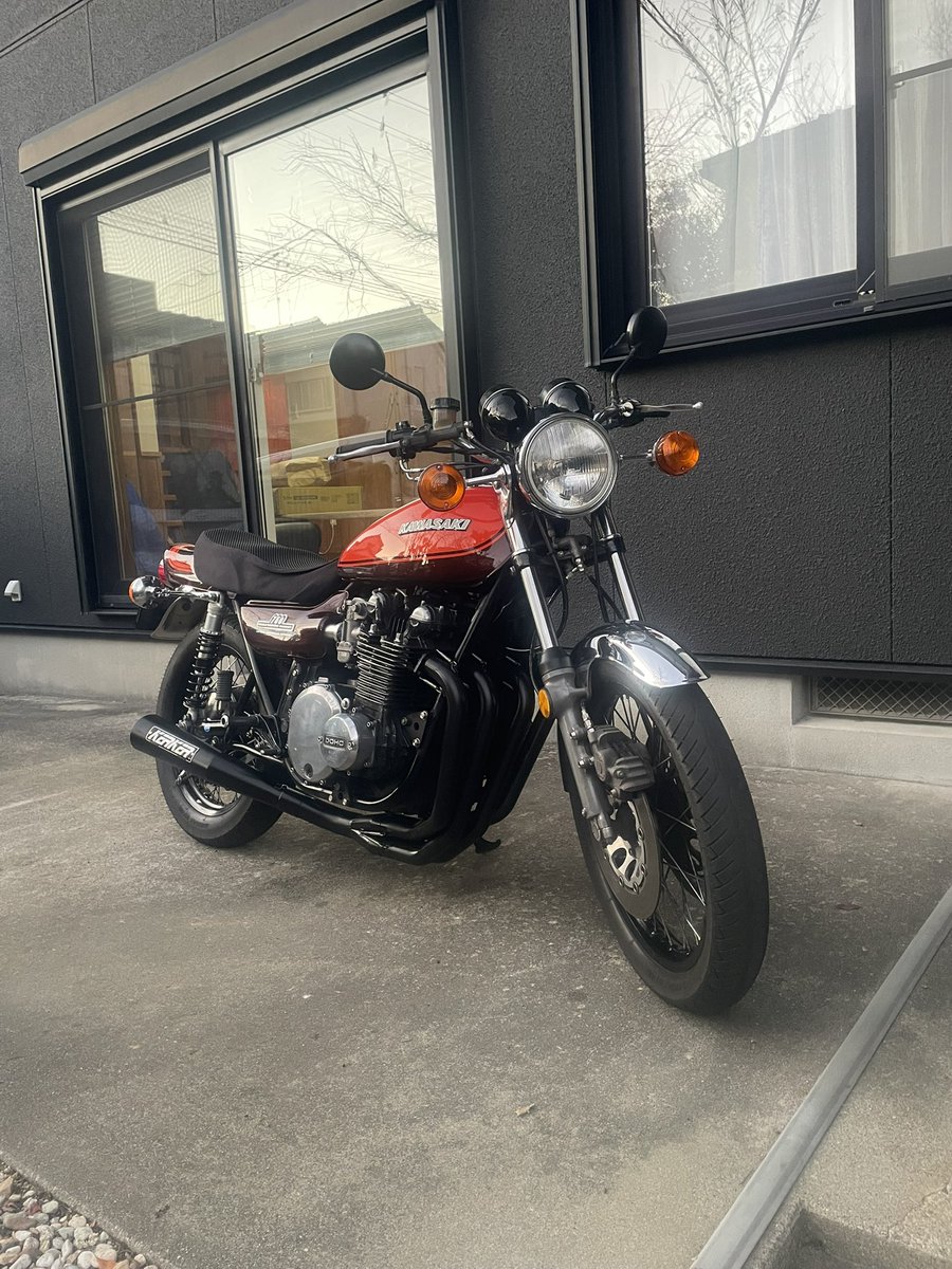 全方位好きな人は4枚貼る KAWASAKI 750RS 4枚じゃ足りない…😍😍😍 全方位好きな人は4枚貼る KAWASAKI 750RS 4枚じゃ足りない…😍😍😍