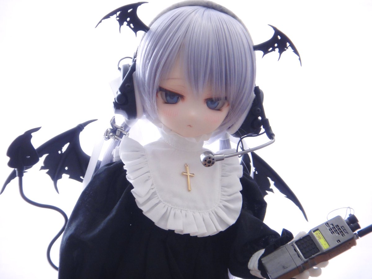 改めまして本披露です！🎉
元兵隊さんの「ボロボロちゃん」ですー！
以前ぐるさんとの作品交換の時に頂いた子なんです👏色々準備してやっとお披露目出来ました...！(*^^*)ﾄﾞﾝﾄﾞｺｰ！

森では動物たちがケガしないように監視してるみたい...？
これからボロボロちゃんをよろしくお願い致します🙏