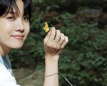 jhope_hands_'s tweet photo. #제이홉 #JHOPE https://t.co/ajnMNyvaRs