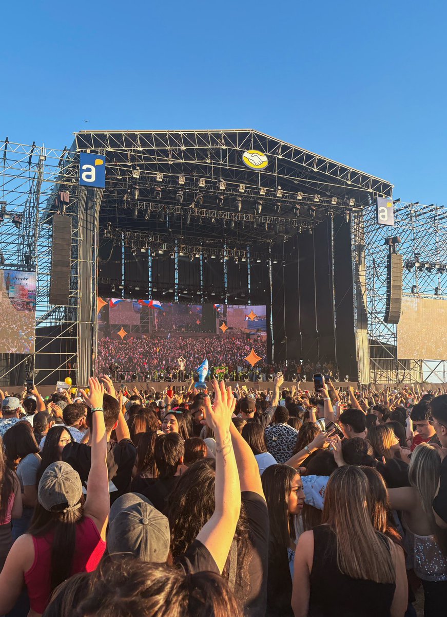 dxtrenit's tweet image. Un año más con la cúspide @melanniemachado