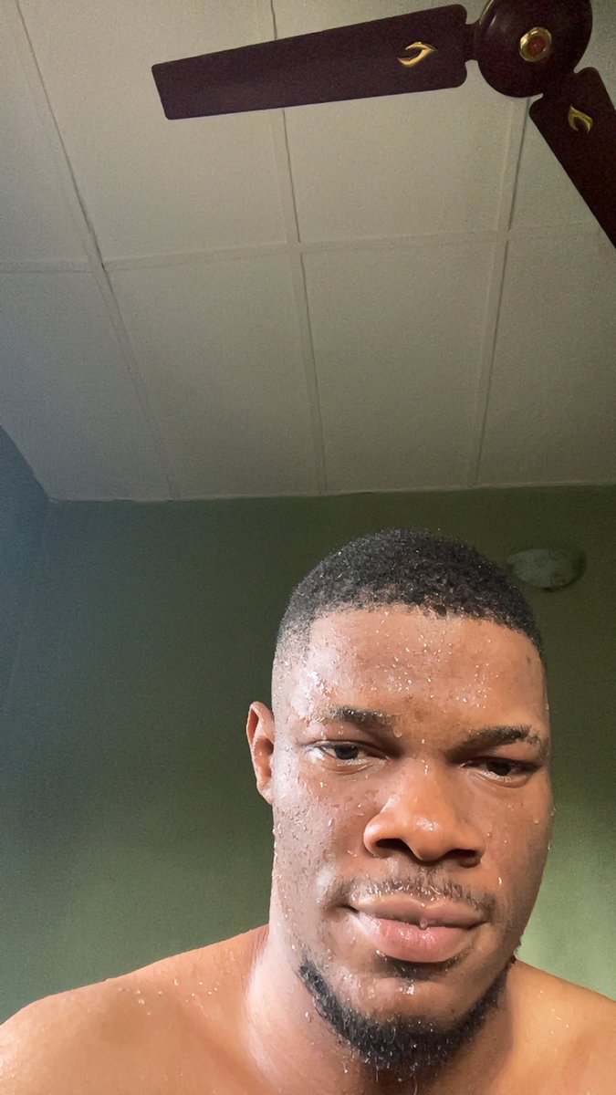 Todays weather is crazy 😩😩

Third time hitting the shower today 😅