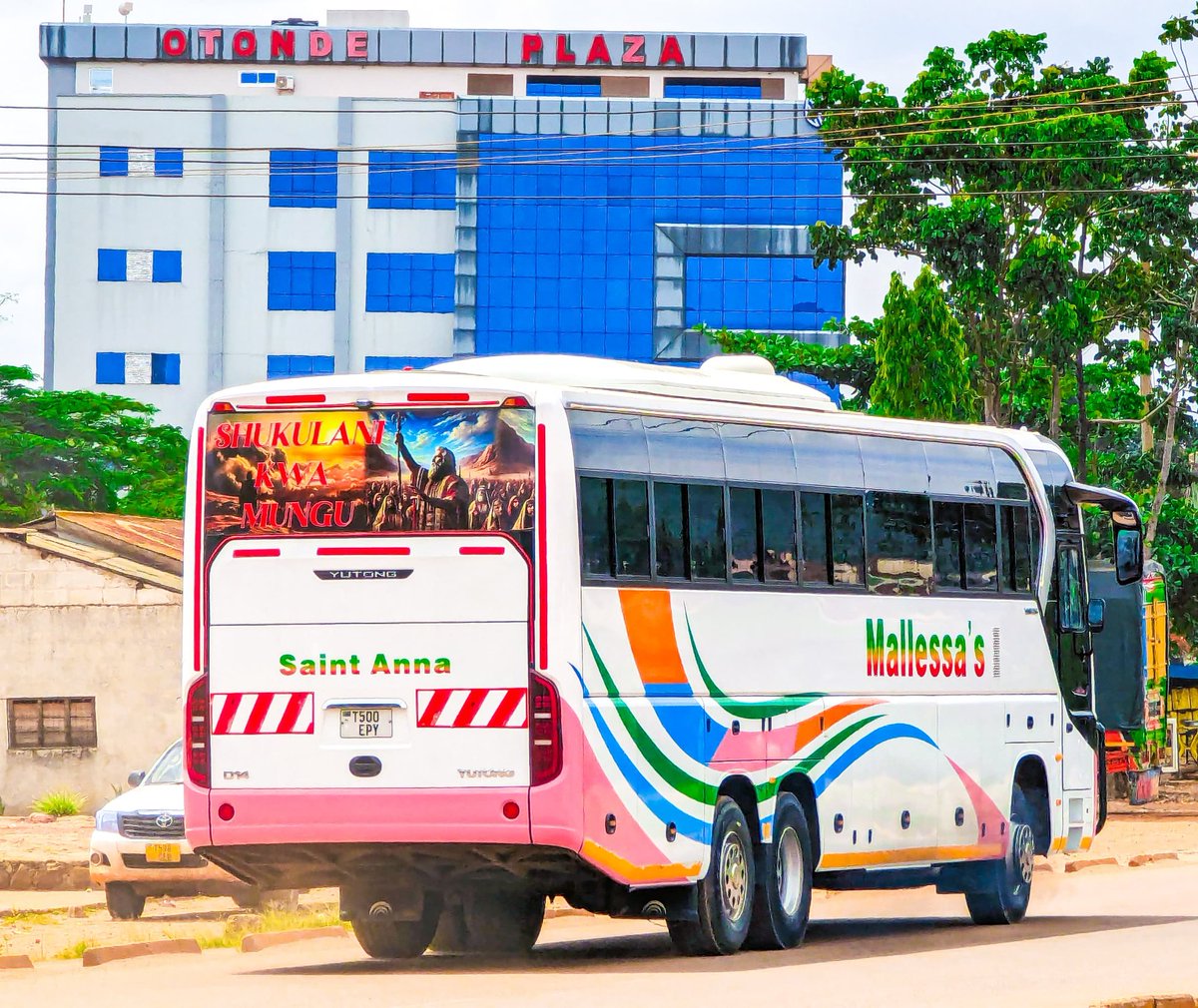 Hilo ndio jengo la kwanza mkoani Geita kuwa na lift🫡

<a href="/Hezronluba/">mrmoney</a> 📸