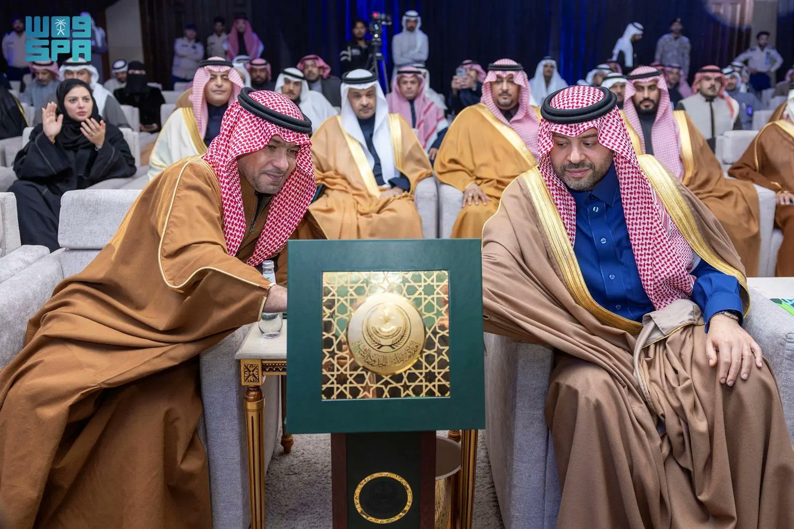 أمير الحدود الشمالية يدشّن مشاريع تنموية بأكثر من 400 مليون ريال. صحيفة البلاد | إمارة منطقة الحدود الشمالية | #وزارة_البلديات_والإسكان 