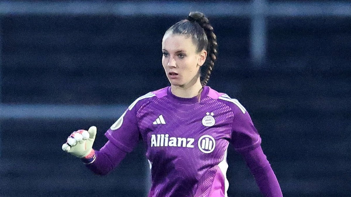 🔝🧤 Goalkeepers with the highest save percentages in each of Europe's Top 5 Leagues so far this season

🇪🇦: Cata Coll (87.5%)
🏴󠁧󠁢󠁥󠁮󠁧󠁿: Hannah Hampton (85.2%)
🇮🇹: Astrid Gilardi (82.6%)
🇫🇷: Mylène Chavas (87.1%)
🇩🇪: Ena Mahmutovic (92.3%)