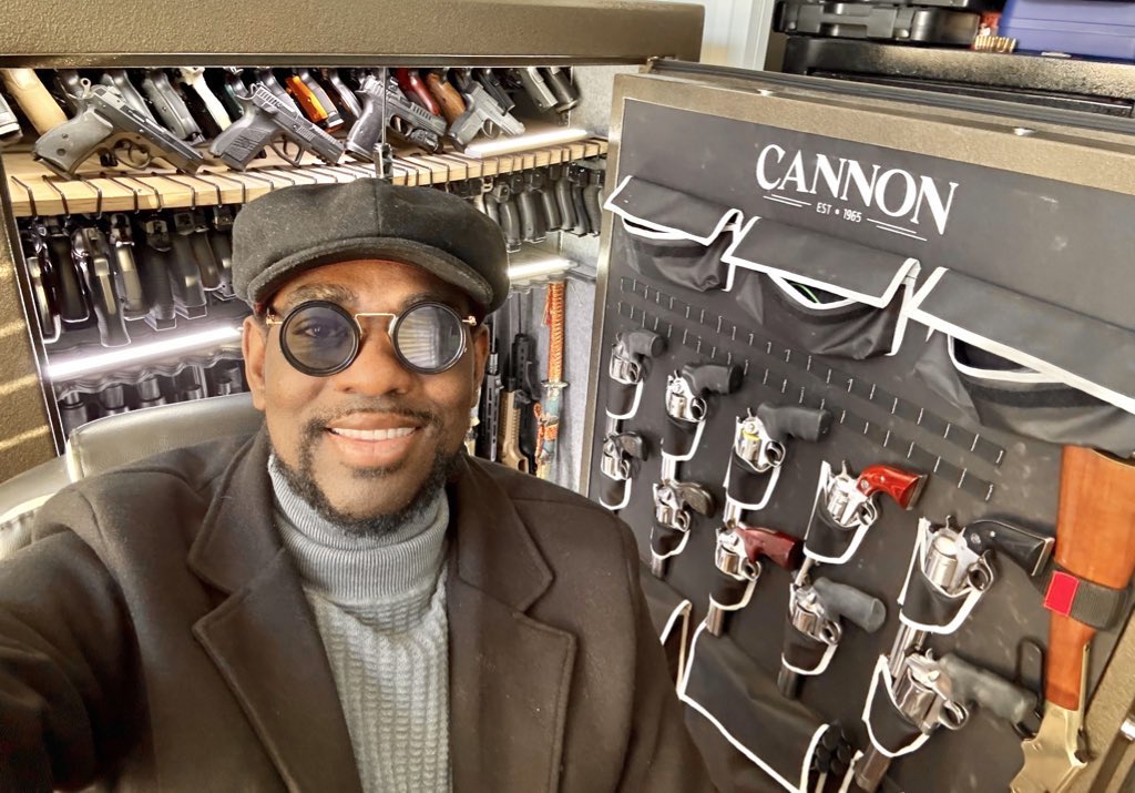 🔫UR a Smart Ass, Carl🔫 tweet media