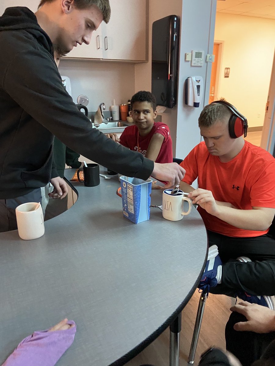 vphsleadership's tweet photo. Leadership students working alongside their peers to spread warmth and smiles—serving up hot cocoa and community, one cup at a time @valleyparkschools #impactthroughaction https://t.co/pSVBFehI0n