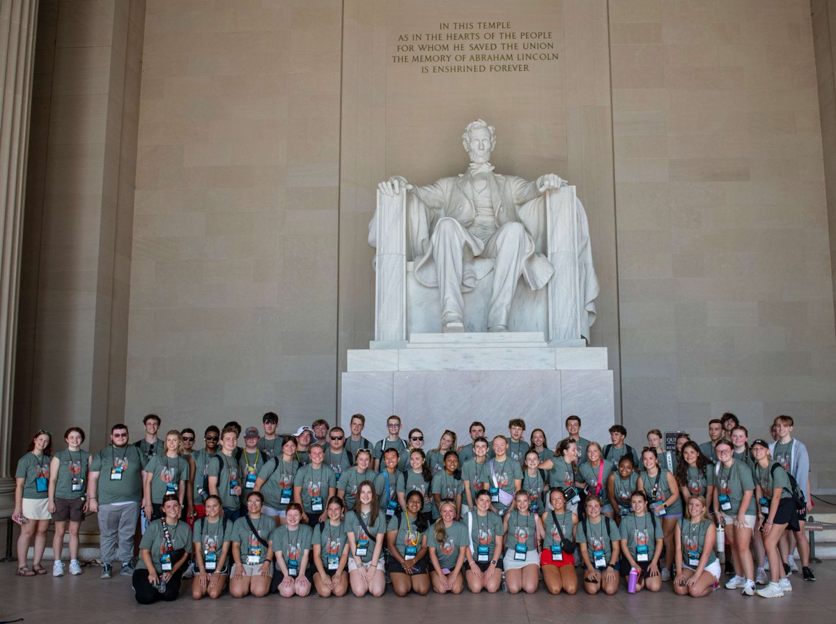 Want to explore our nation's capital? High school juniors can apply for the Washington Youth Tour now through December 31st! farmersrecc.com/wyt