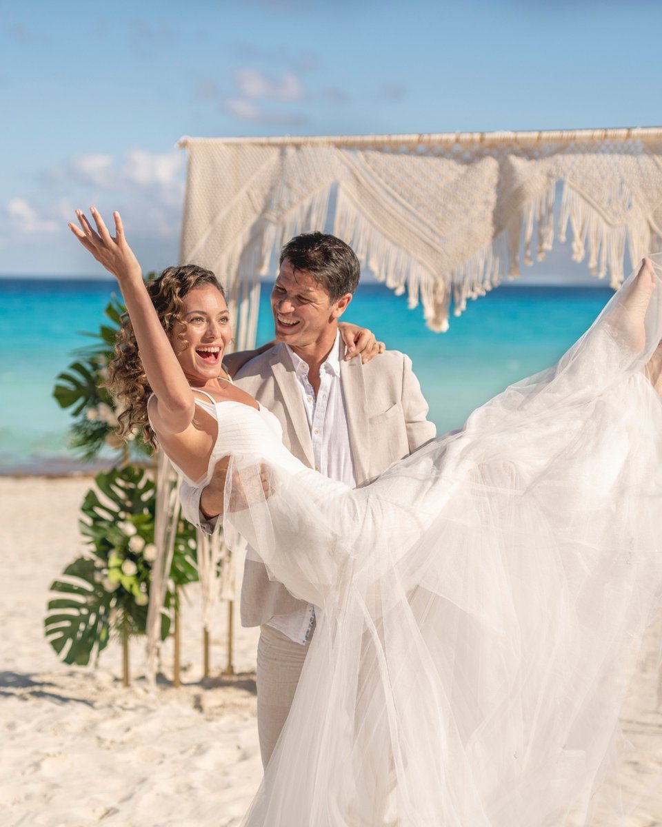 Here’s to love, laughter, and families that make the “happily ever after” even sweeter. #SunscapeCancun #WeddingWednesday