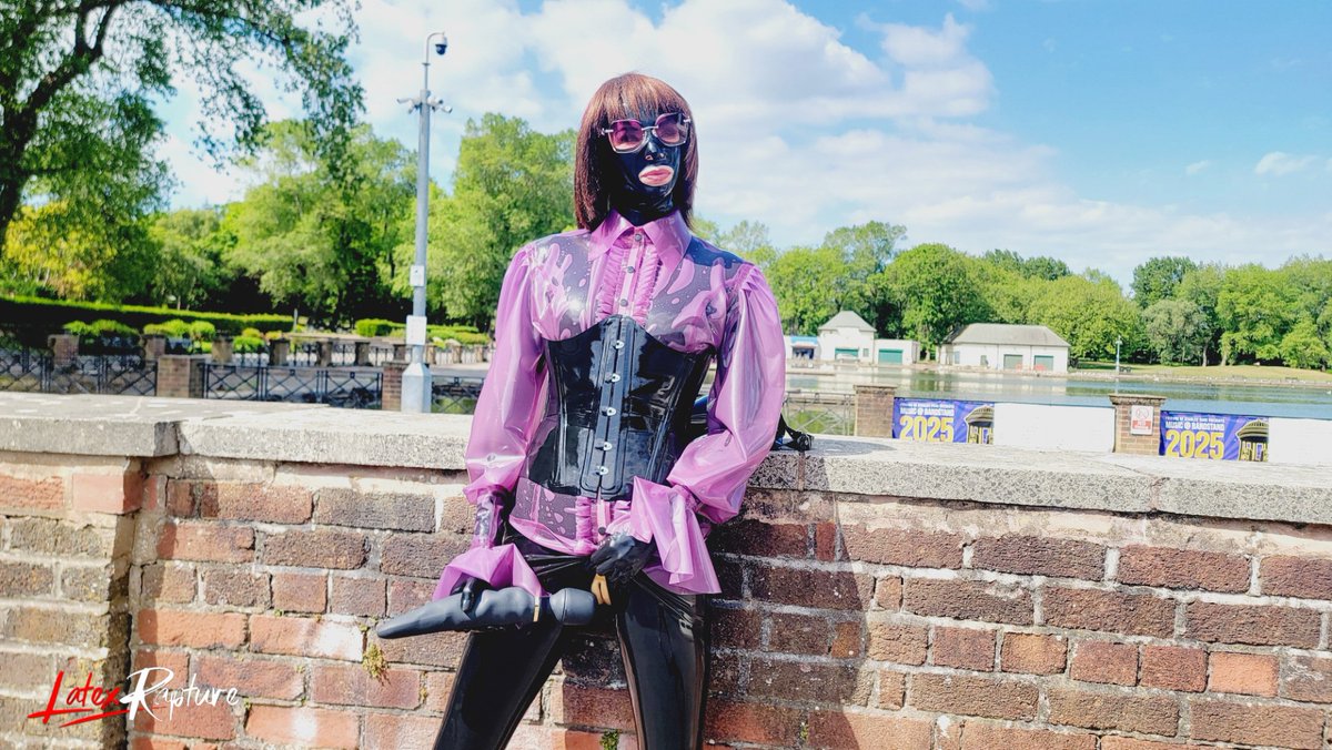 Hvy_Ltx_Rbbrst tweet media