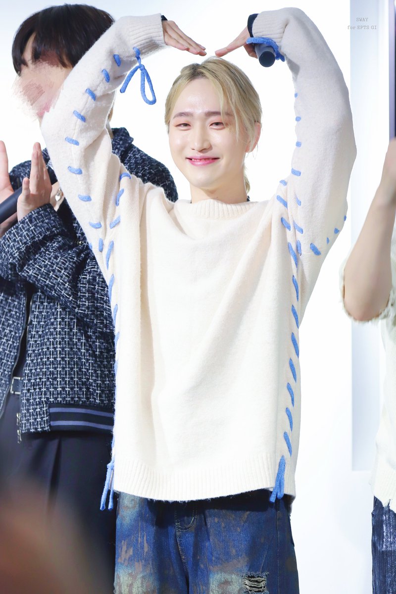 SWAY_GI's tweet image. （🐻‍❄️）251215 2부 release event☆ミ

@EPTS_official 

 #EPTS #EPICTRAVELS #에픽트레버스 #GI #지아이 #ジアイ #김효기 #じあい #新宿マルイメン