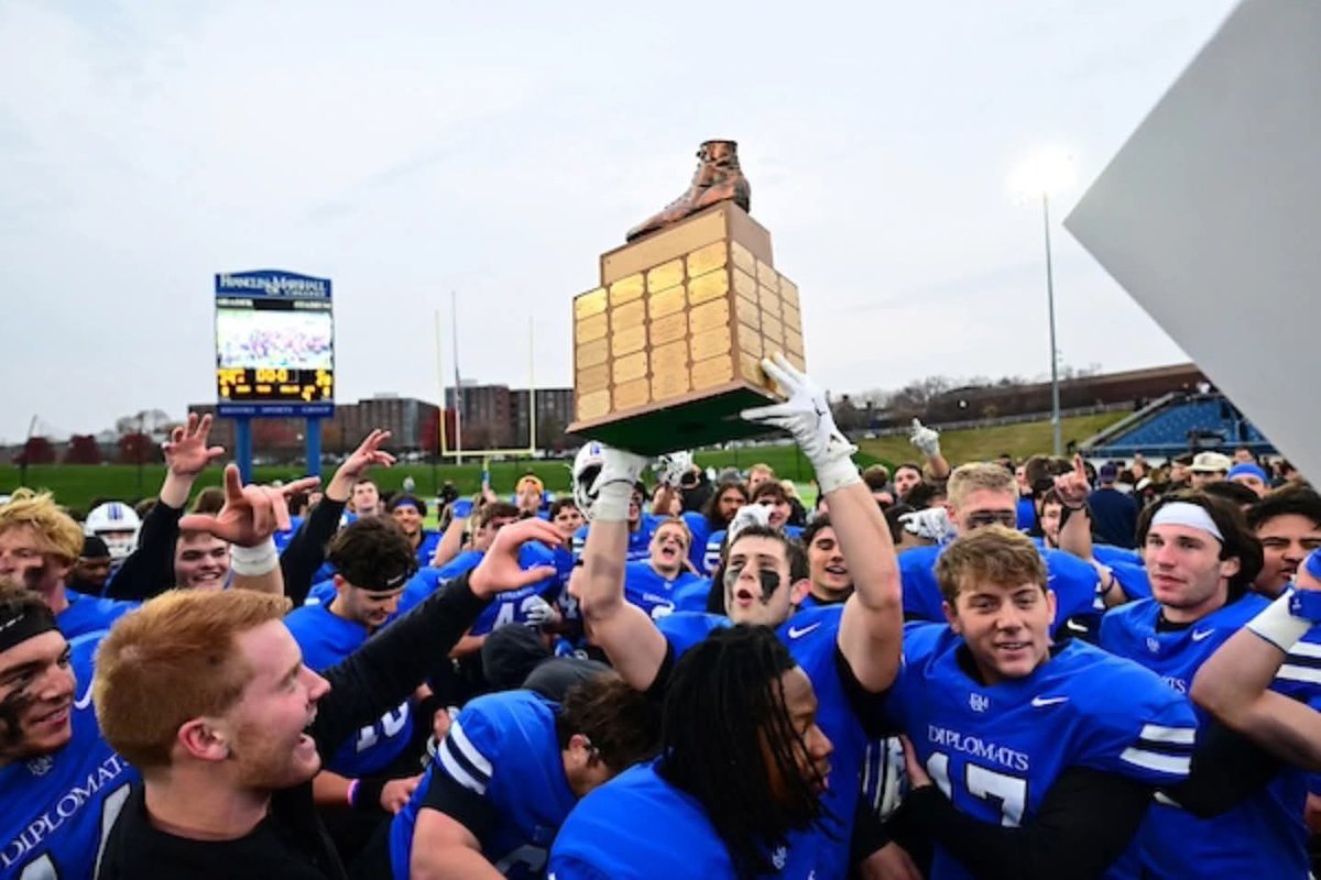 Sean Moore tweet media