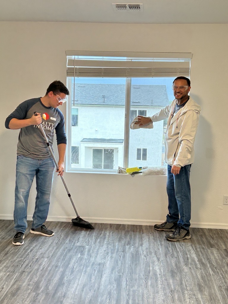 Realty Income tweet media