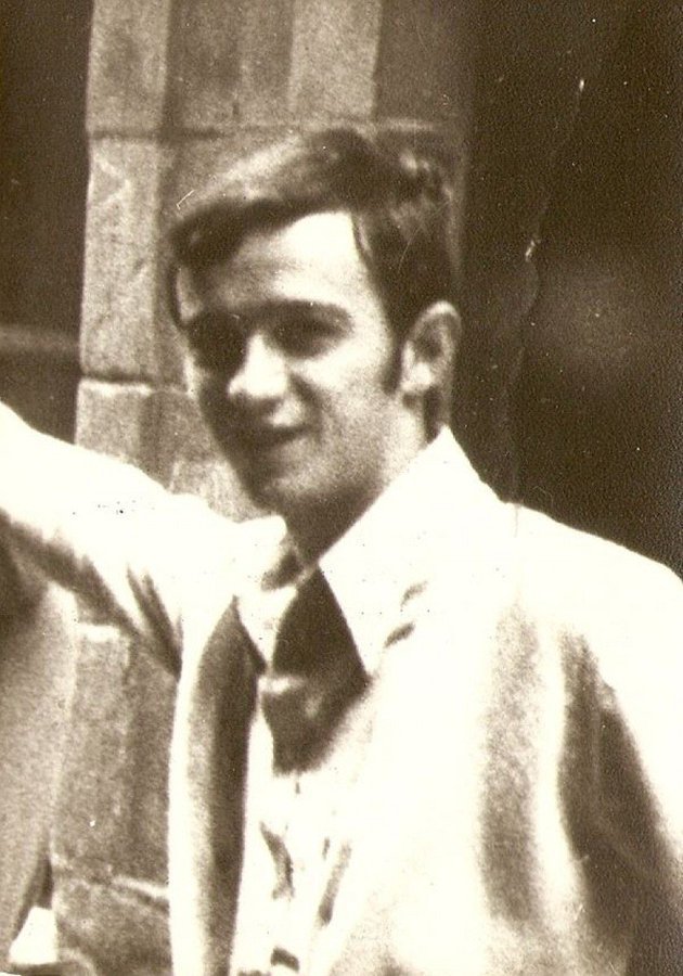 El 18 de diciembre de 1974 el joven de 21 años Mikel Salegi Urbieta volvía a su casa, en Donosti, después de una cena con amigos.

Al pasar por el barrio de Errekalde se saltaron un control de la Guardia Civil de forma involuntaria. Llovía a cántaros y no estaba señalizado, era