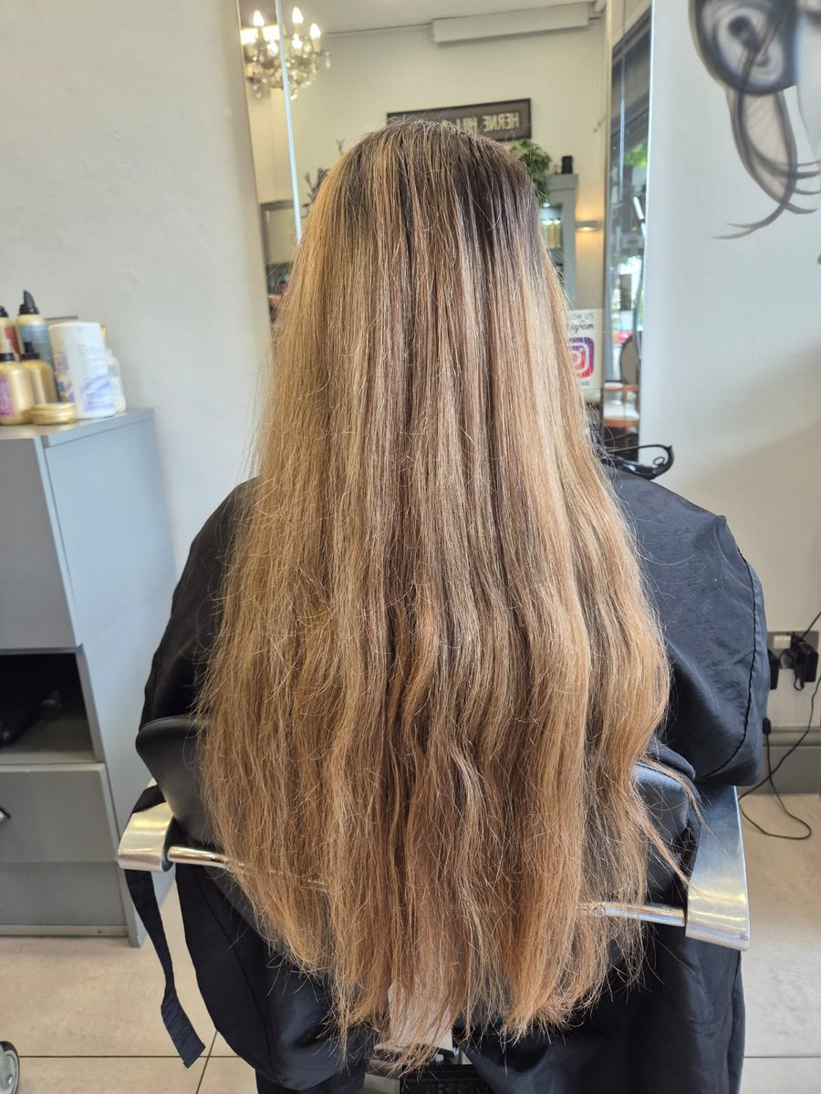 BOKIsHair's tweet photo. Gorgeous winter blonde ❄️ transformation 🪄by Jenny 🩵 swipe 👉🏼 for the before 

#winter #blonde #bokishair https://t.co/KKExCNELvn