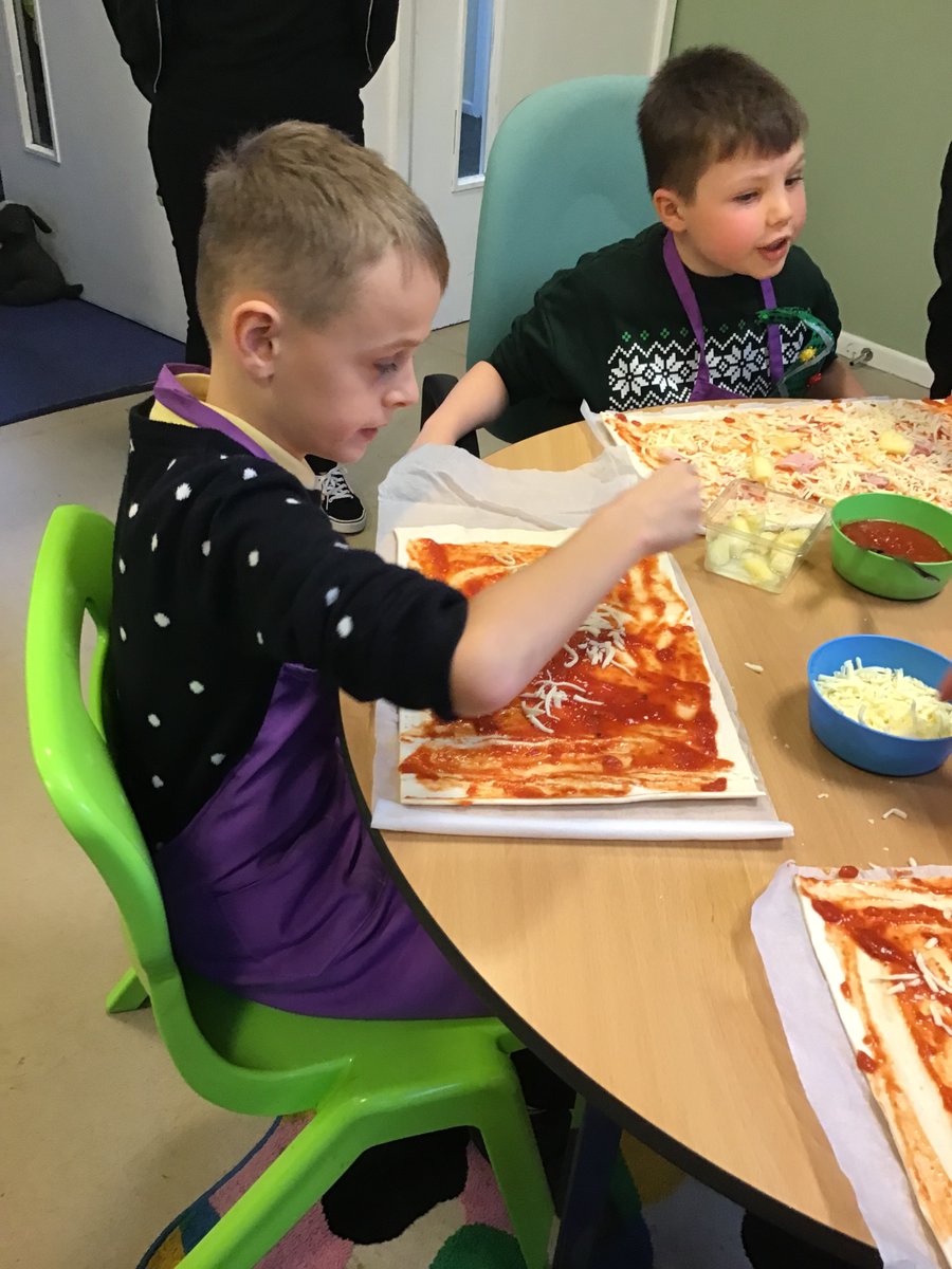 LindenCentreP2's tweet photo. Today the centre made pizza pin wheels. So much cheese has been used! https://t.co/2hnciZ6c6W