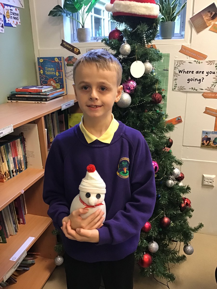 LindenCentreP2's tweet photo. Our Christmas snowmen look fantastic! https://t.co/lXlEDIedSI