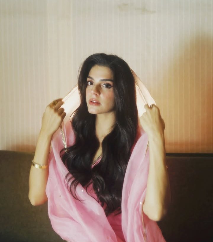 cheesetakee's tweet photo. SANAM SAEED, THE WOMAN YOU ARE🤍✨ https://t.co/4JpYyQX9V1